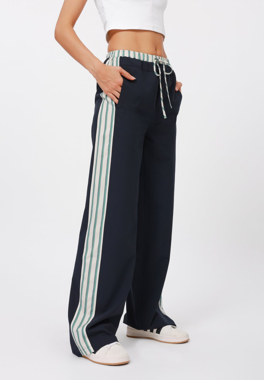 Брюки Even&Odd Tall Trousers, Navy/Dark Blue
Брюки Even&Odd Tall Trousers, Navy/Dark Blue