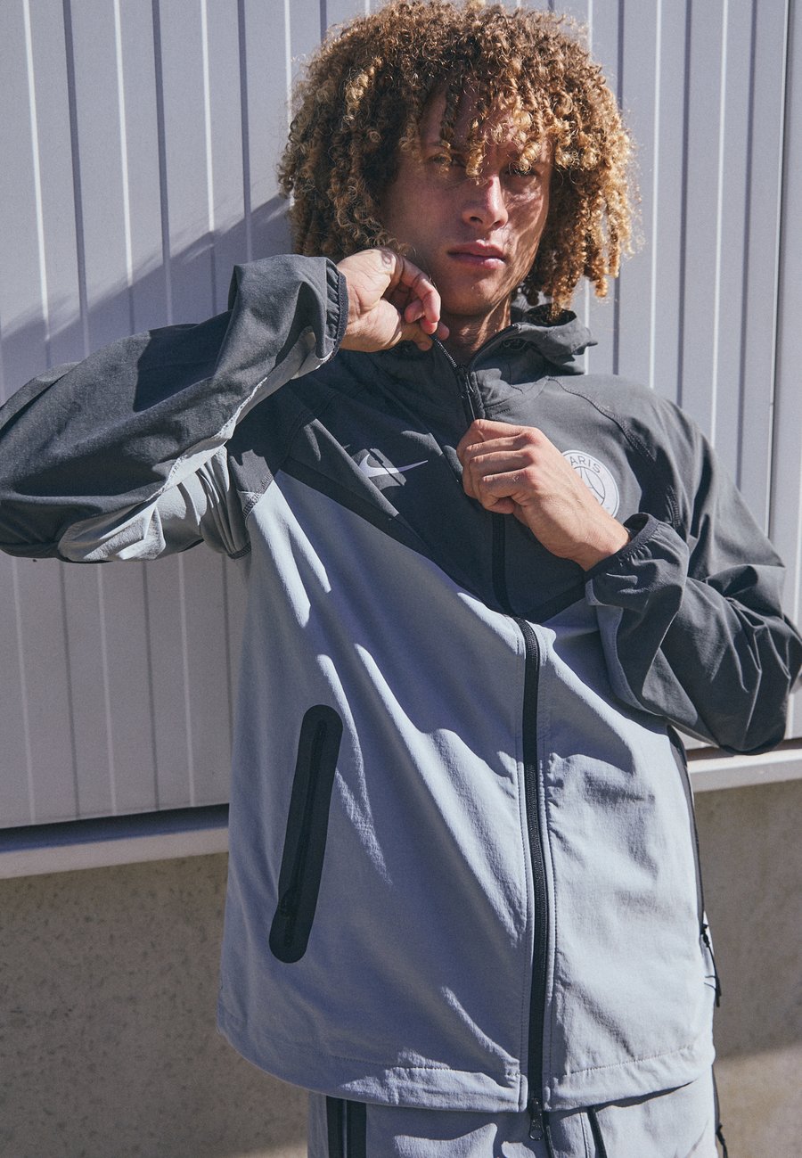 Куртка Nike Performance PARIS SAINT-GERMAIN TECH WINDRUNNER, Anthracite/Particle Grey/Silver-Coloured/Anthracite
Куртка Nike Performance PARIS SAINT-GERMAIN TECH WINDRUNNER, Anthracite/Particle Grey/Silver-Coloured/Anthracite