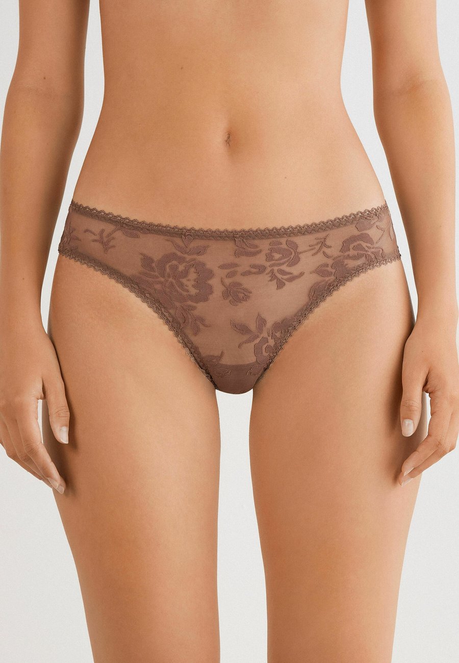 Трусы Intimissimi Thong, Natural/Camel
Трусы Intimissimi Thong, Natural/Camel
