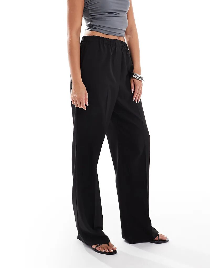 Брюки ASOS DESIGN классического кроя черного цвета
Брюки ASOS DESIGN классического кроя черного цвета