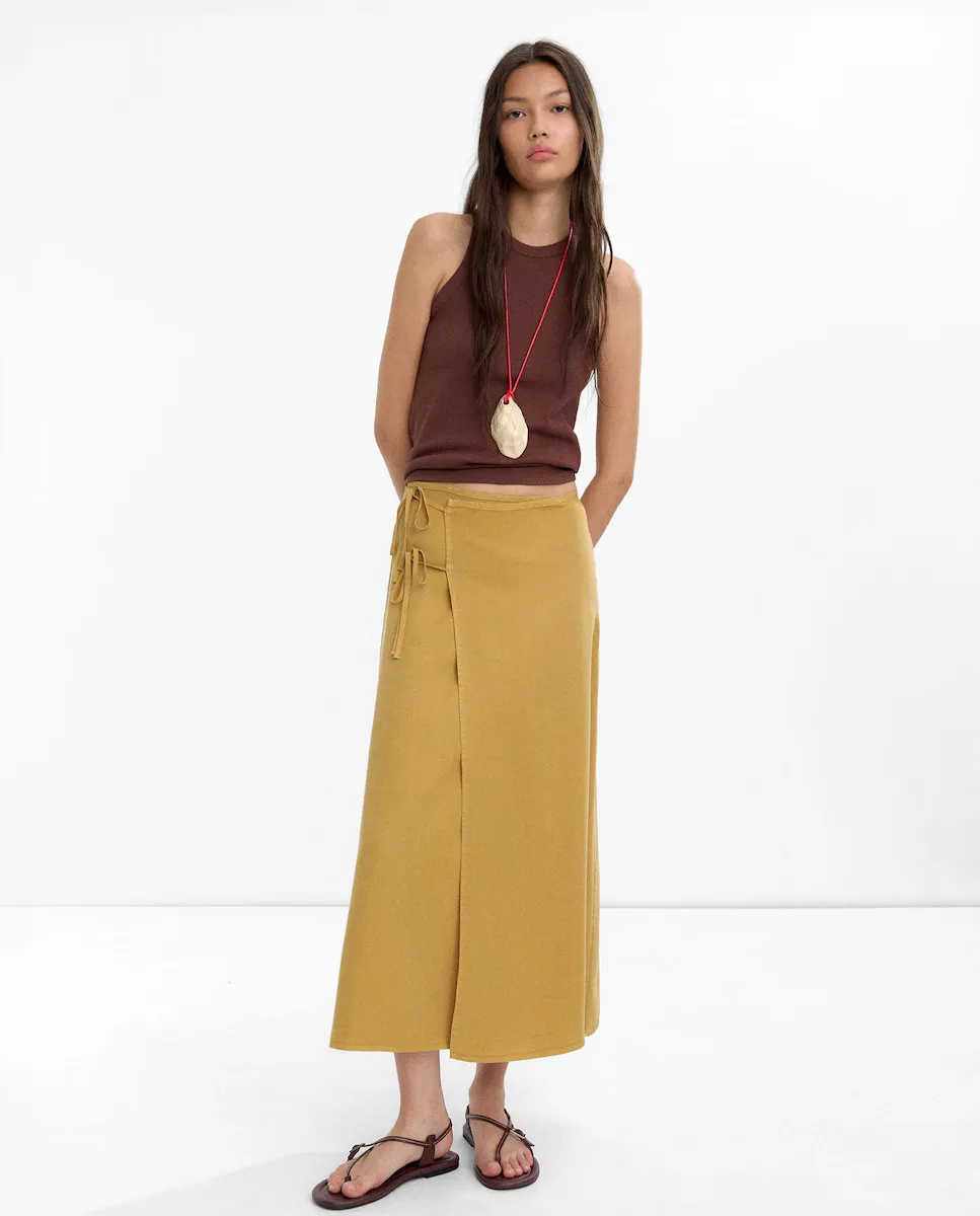 Юбка 100% лиоцелл миди с завязывающимися лямками в однотонном исполнении Parfois, горчичный
Юбка 100% лиоцелл миди с завязывающимися лямками в однотонном исполнении Parfois, горчичный