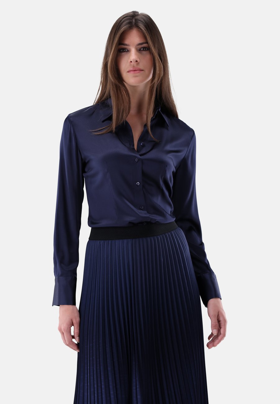 Блуза van Laack Button-down blouse, Dark Blue
Блуза van Laack Button-down blouse, Dark Blue