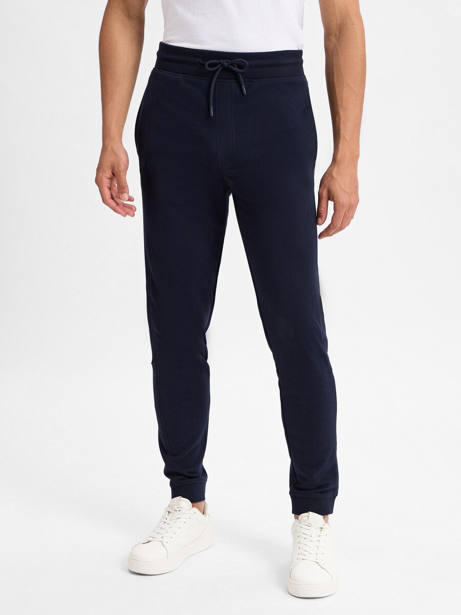 Узкие брюки Nils SundstrГ¶m, marine blue
Узкие брюки Nils SundstrГ¶m, marine blue