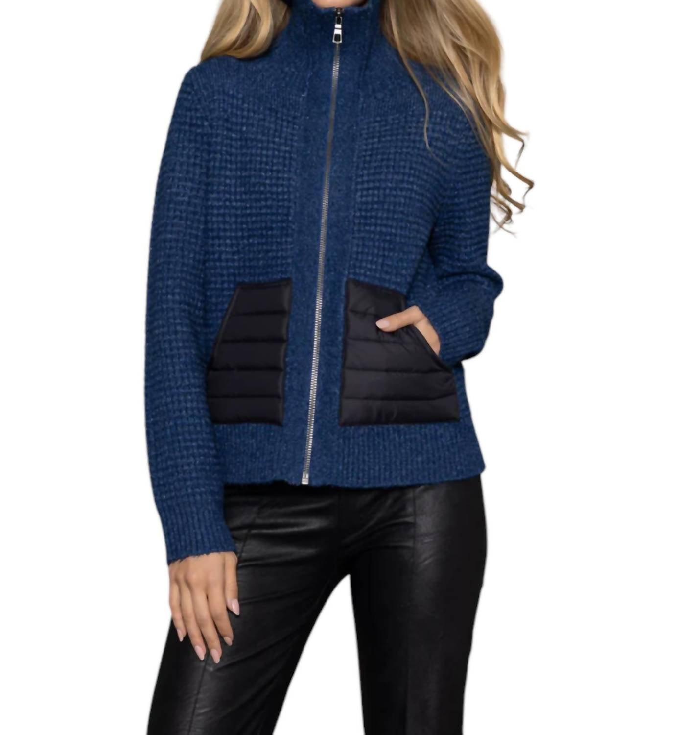 Свитер с глубокими карманами в чернильном цвете LISA TODD
Свитер с глубокими карманами в чернильном цвете LISA TODD