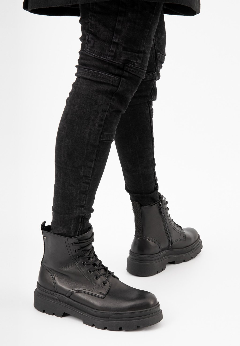 Ботильоны Wojas, черный
Ботильоны Wojas, черный