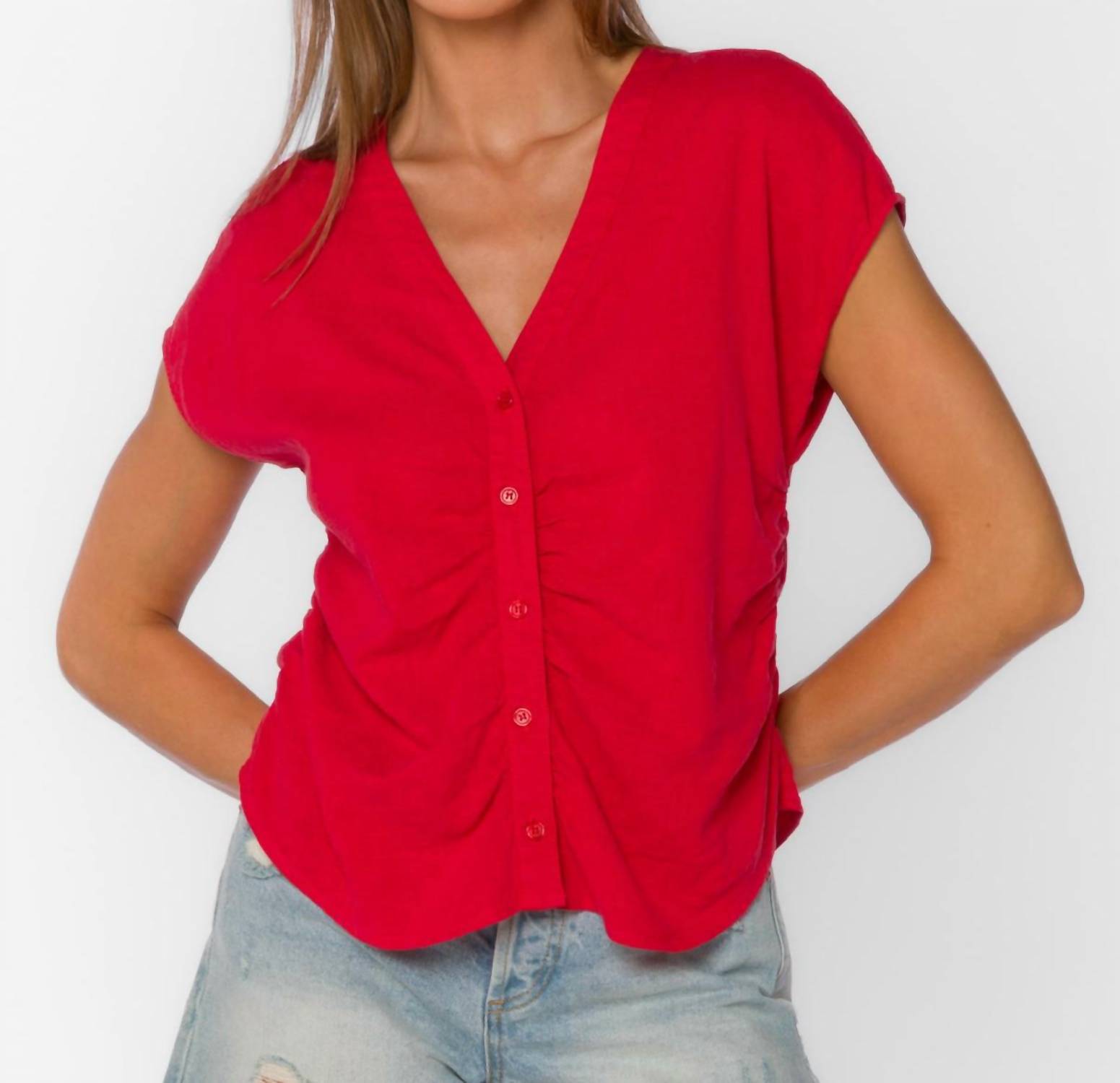 Топ Alena с V-образным вырезом в дерзком красном Velvet Heart
Топ Alena с V-образным вырезом в дерзком красном Velvet Heart