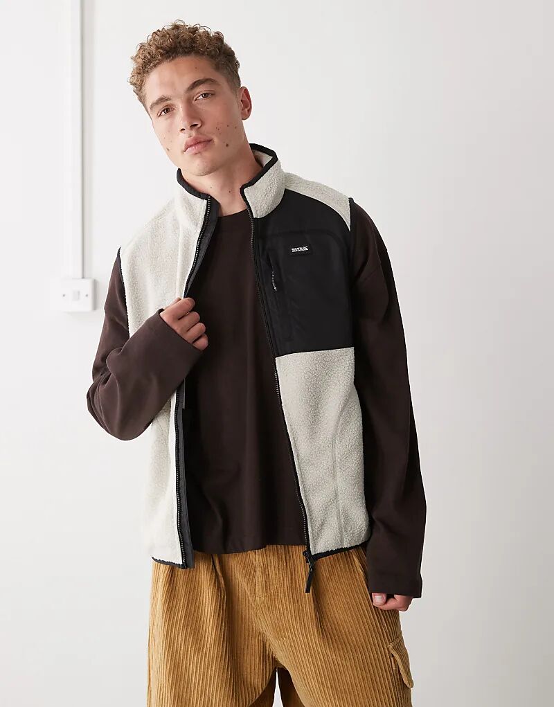 Серый комбинезон Regatta Frankie Borg
Серый комбинезон Regatta Frankie Borg