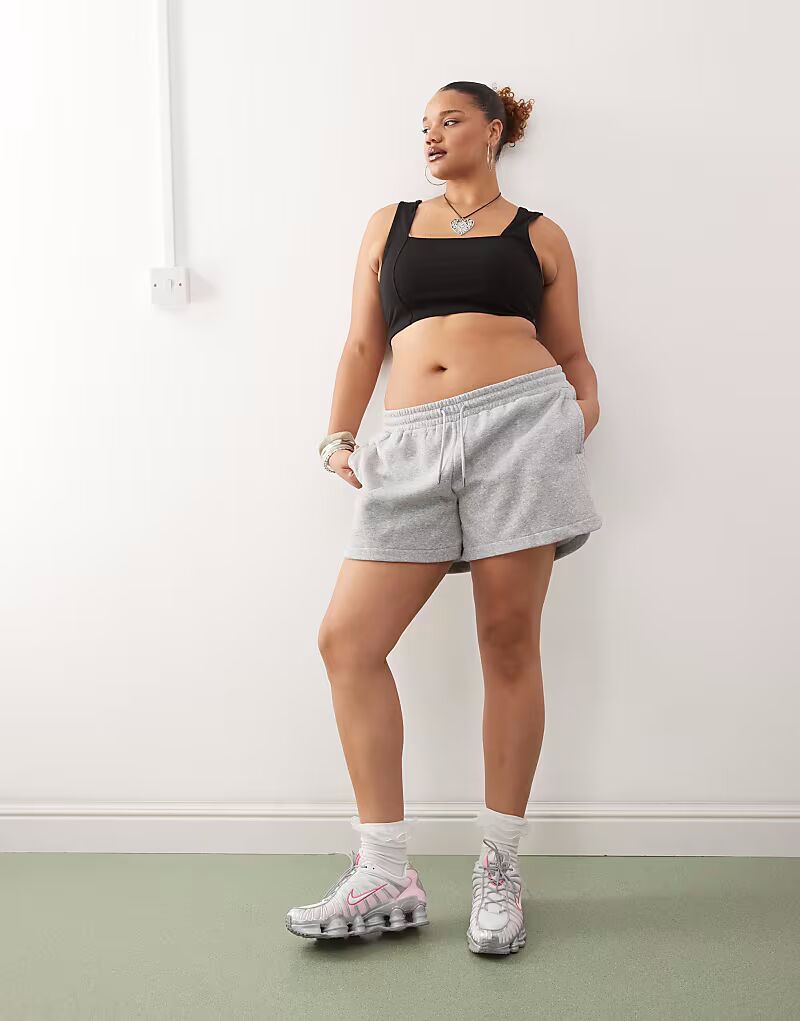 Шорты Noisy May Curve с эластичной талией светло-серого цвета
Шорты Noisy May Curve с эластичной талией светло-серого цвета