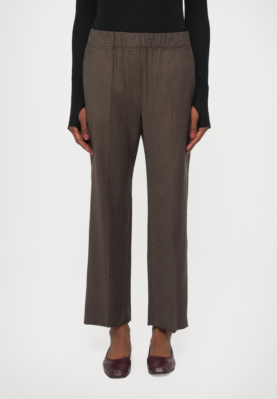Брюки Weekend Max Mara HATELEY, Cioccolato/Light Brown
Брюки Weekend Max Mara HATELEY, Cioccolato/Light Brown
