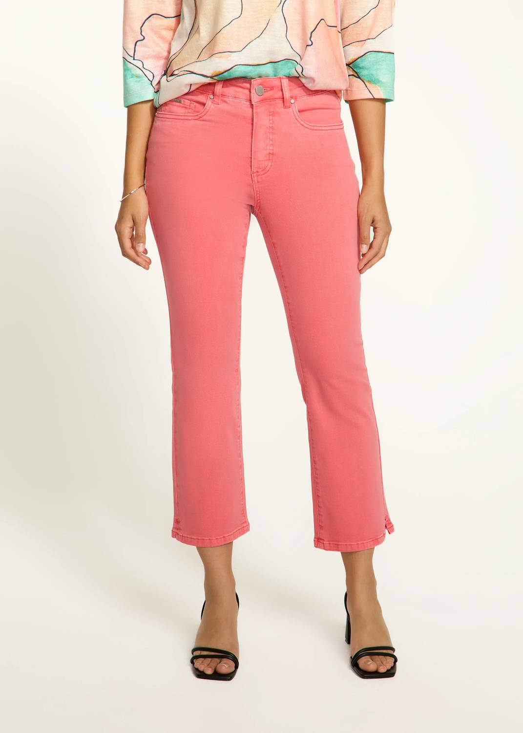 Брюки Olivia Boot Crop с завышенной талией в дениме, цвет коралловый FDJ
Брюки Olivia Boot Crop с завышенной талией в дениме, цвет коралловый FDJ