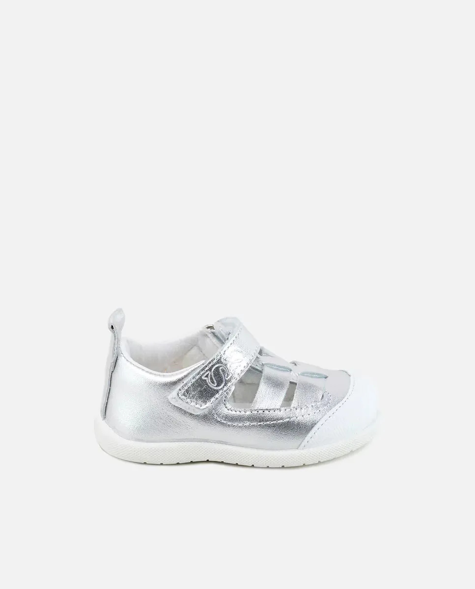 Детские сандалии из мягкой моющейся кожи Eli 1957, серебрянный
Детские сандалии из мягкой моющейся кожи Eli 1957, серебрянный