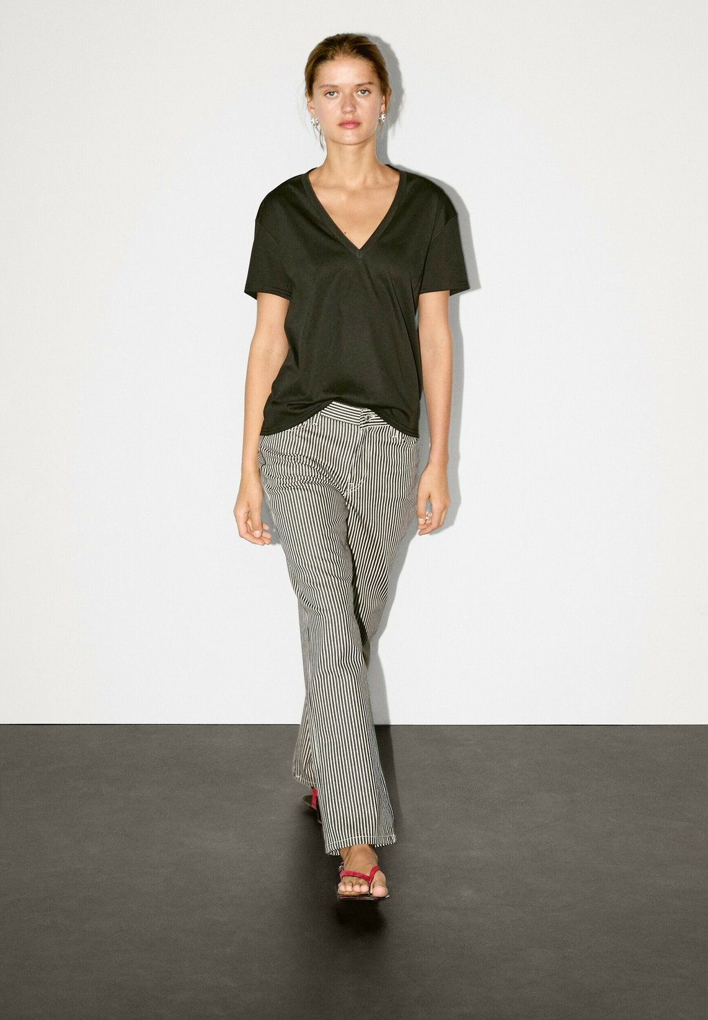 Базовая футболка Massimo Dutti, черный
Базовая футболка Massimo Dutti, черный