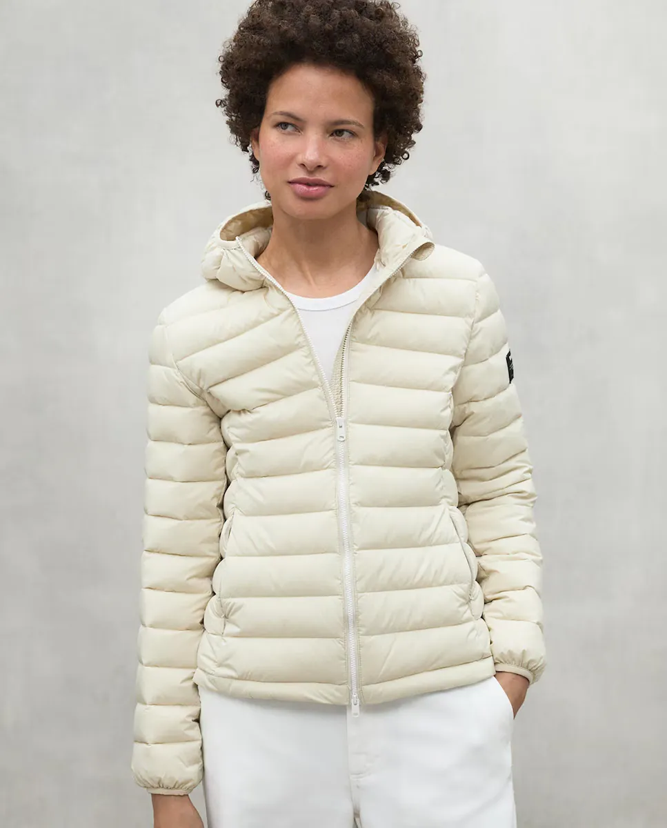 Женская стеганая куртка на молнии с боковыми карманами Ecoalf, бежевый
Женская стеганая куртка на молнии с боковыми карманами Ecoalf, бежевый