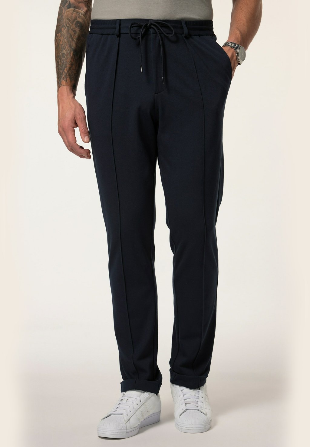 Чиносы ELASTICATED WAIST PLEAT JP1880, темно-синий
Чиносы ELASTICATED WAIST PLEAT JP1880, темно-синий