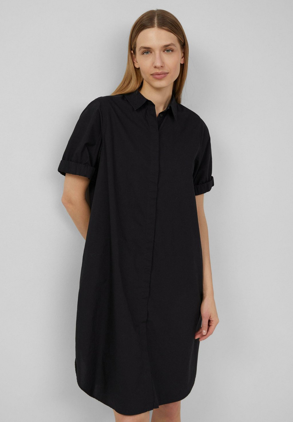 Платье-рубашка AUS MIT EINGRIFFTASCHEN s.Oliver, черный
Платье-рубашка AUS MIT EINGRIFFTASCHEN s.Oliver, черный