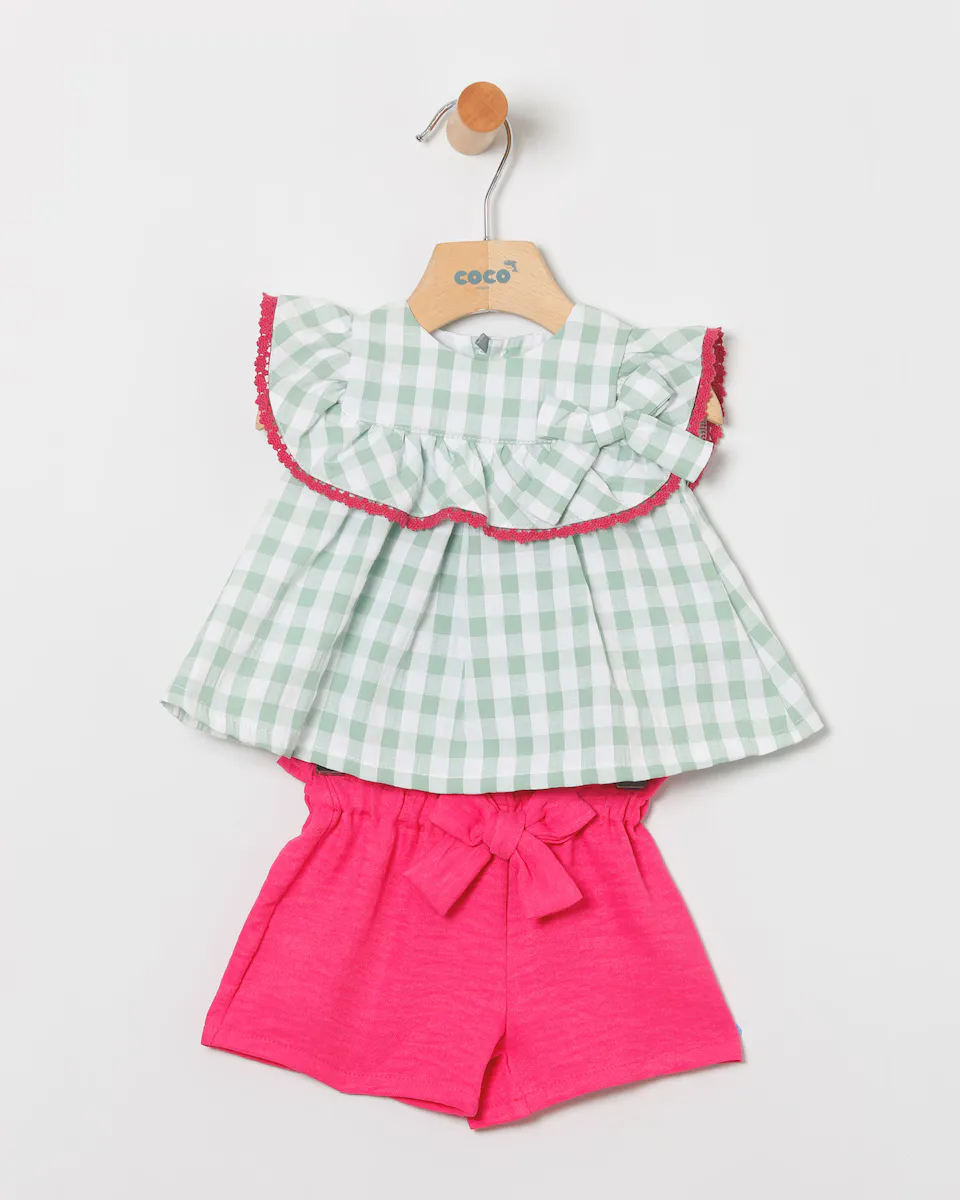 Комплект для девочки из блузки в клетку и шорт с декоративным бантом Coco Acqua, зеленый
Комплект для девочки из блузки в клетку и шорт с декоративным бантом Coco Acqua, зеленый