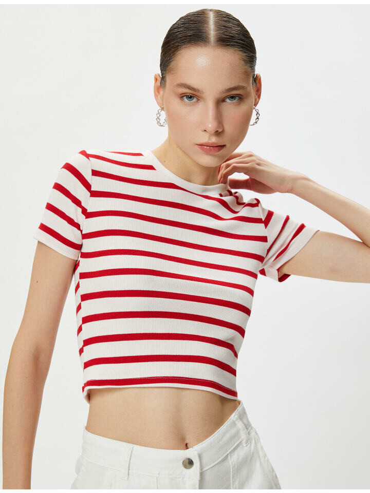 Футболка KOTON T shirt, цвет rot gestreift
Футболка KOTON T shirt, цвет rot gestreift