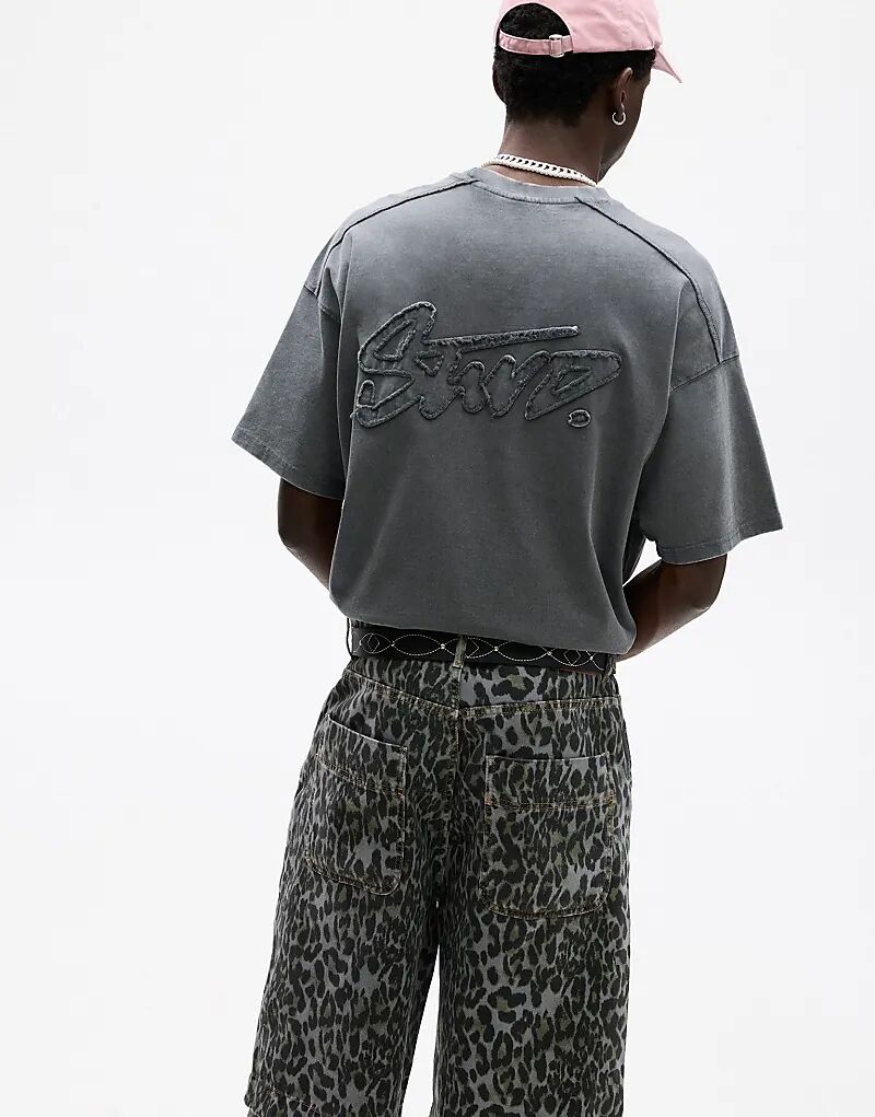 Футболка Pull&Bear STWD с эффектом выцветания серого цвета
Футболка Pull&Bear STWD с эффектом выцветания серого цвета