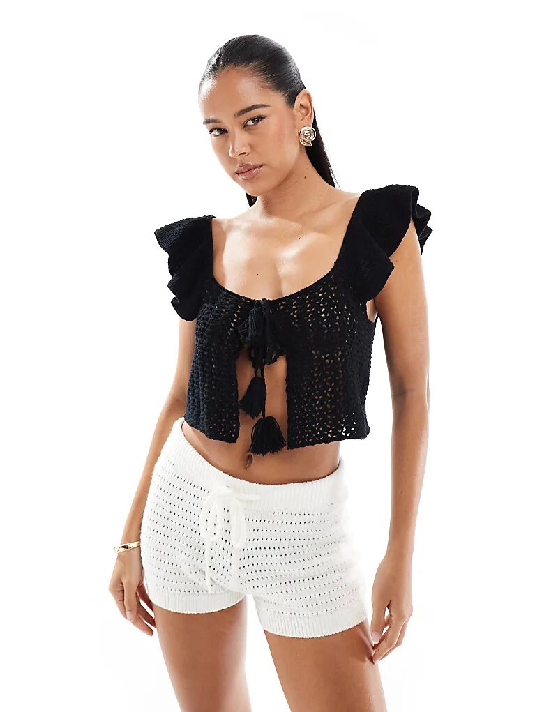 Топ крючком с завязкой на фестивале «Мисс Селфридж» в черном цвете
Топ крючком с завязкой на фестивале «Мисс Селфридж» в черном цвете