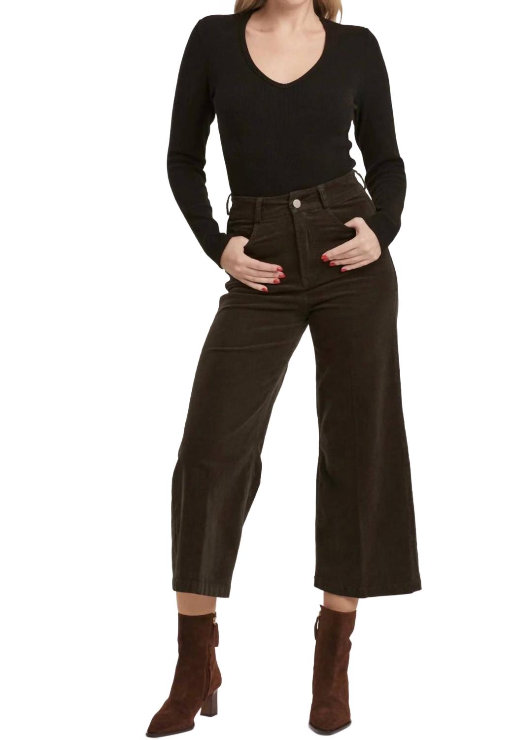 Оливковые укороченные брюки Audrey из вельвета DEAR JOHN DENIM
Оливковые укороченные брюки Audrey из вельвета DEAR JOHN DENIM