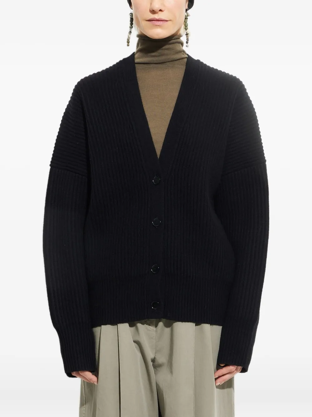 Кардиган в рубчик Khrami Christian Wijnants, черный
Кардиган в рубчик Khrami Christian Wijnants, черный