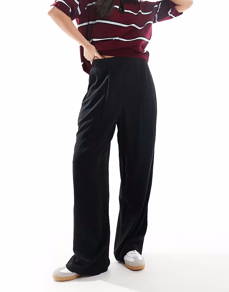 Прямые брюки ASOS DESIGN черного цвета с застежкой
Прямые брюки ASOS DESIGN черного цвета с застежкой