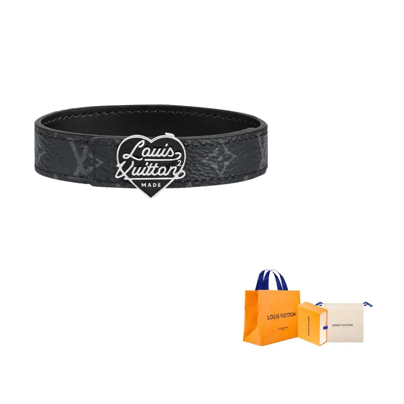 Браслет X Nigo Lv Heart 14mm Reversible LOUIS VUITTON
Браслет X Nigo Lv Heart 14mm Reversible LOUIS VUITTON