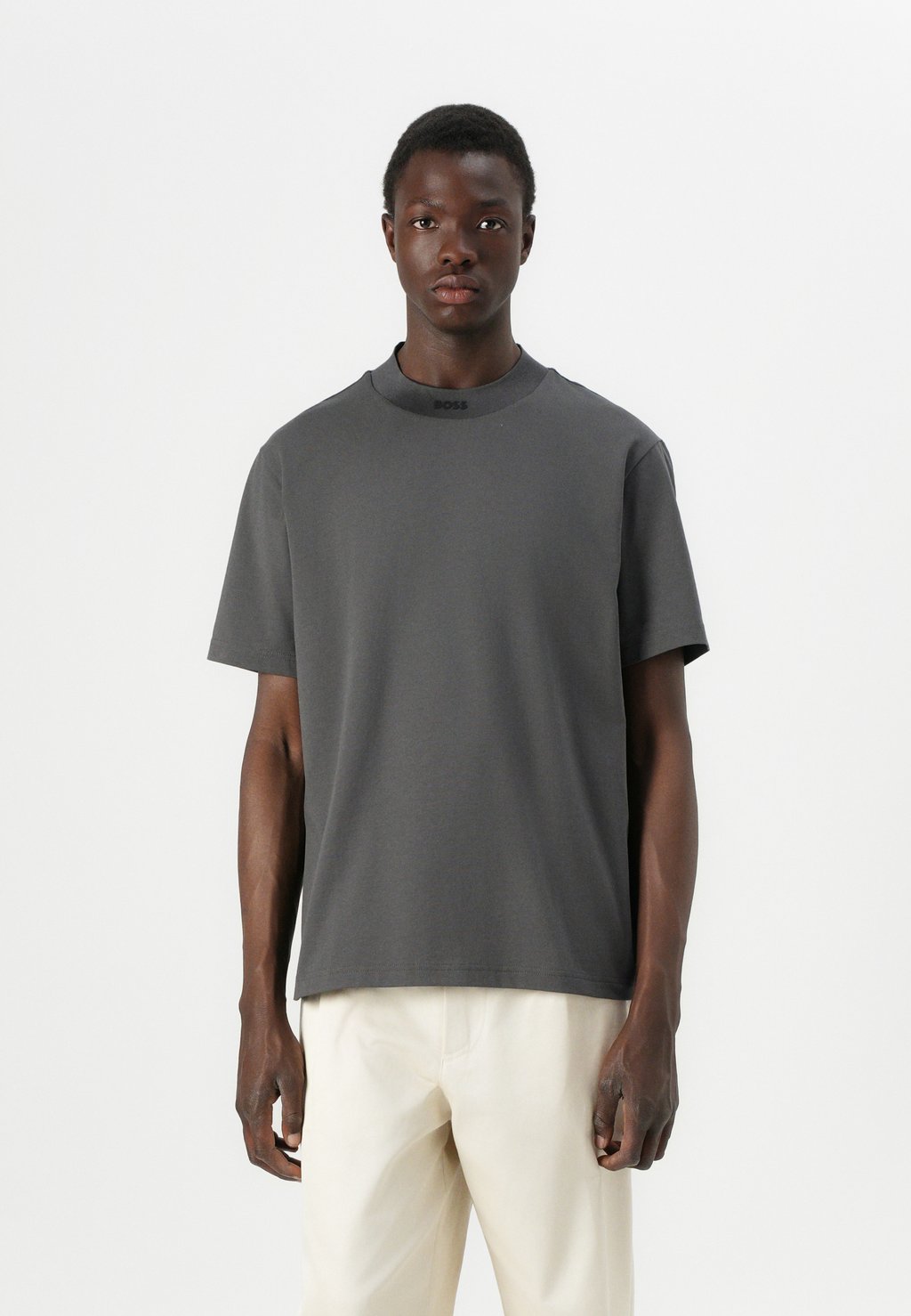 Базовая футболка TEE COLLAR ZONE BOSS, темно-серый
Базовая футболка TEE COLLAR ZONE BOSS, темно-серый