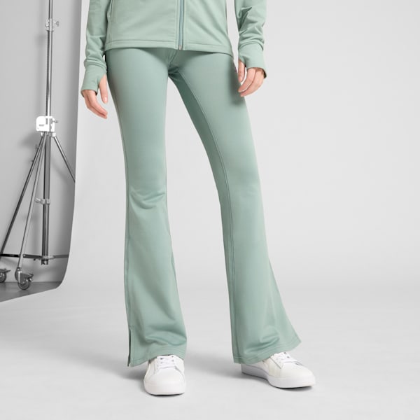 Женские расклешенные леггинсы Puma Essentials Script, зеленый
Женские расклешенные леггинсы Puma Essentials Script, зеленый