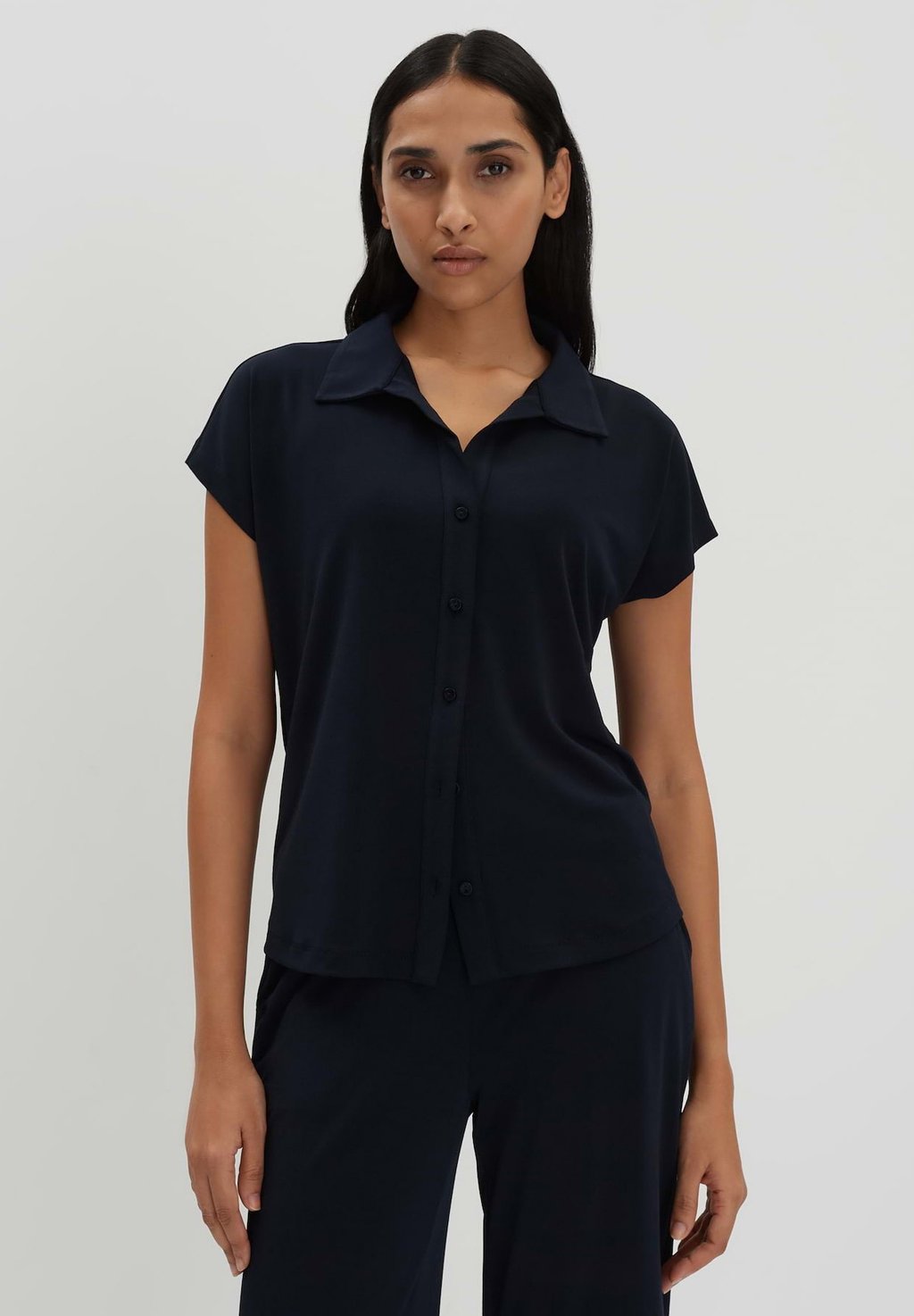 Блузка на пуговицах REGULAR FIT someday., темно-синий
Блузка на пуговицах REGULAR FIT someday., темно-синий