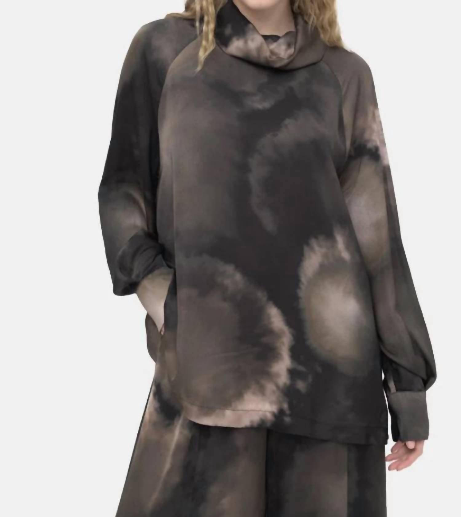 Рубашка с воротником-хомутиком в стиле тай-дай, цвет многоцветный коричневый Baci
Рубашка с воротником-хомутиком в стиле тай-дай, цвет многоцветный коричневый Baci