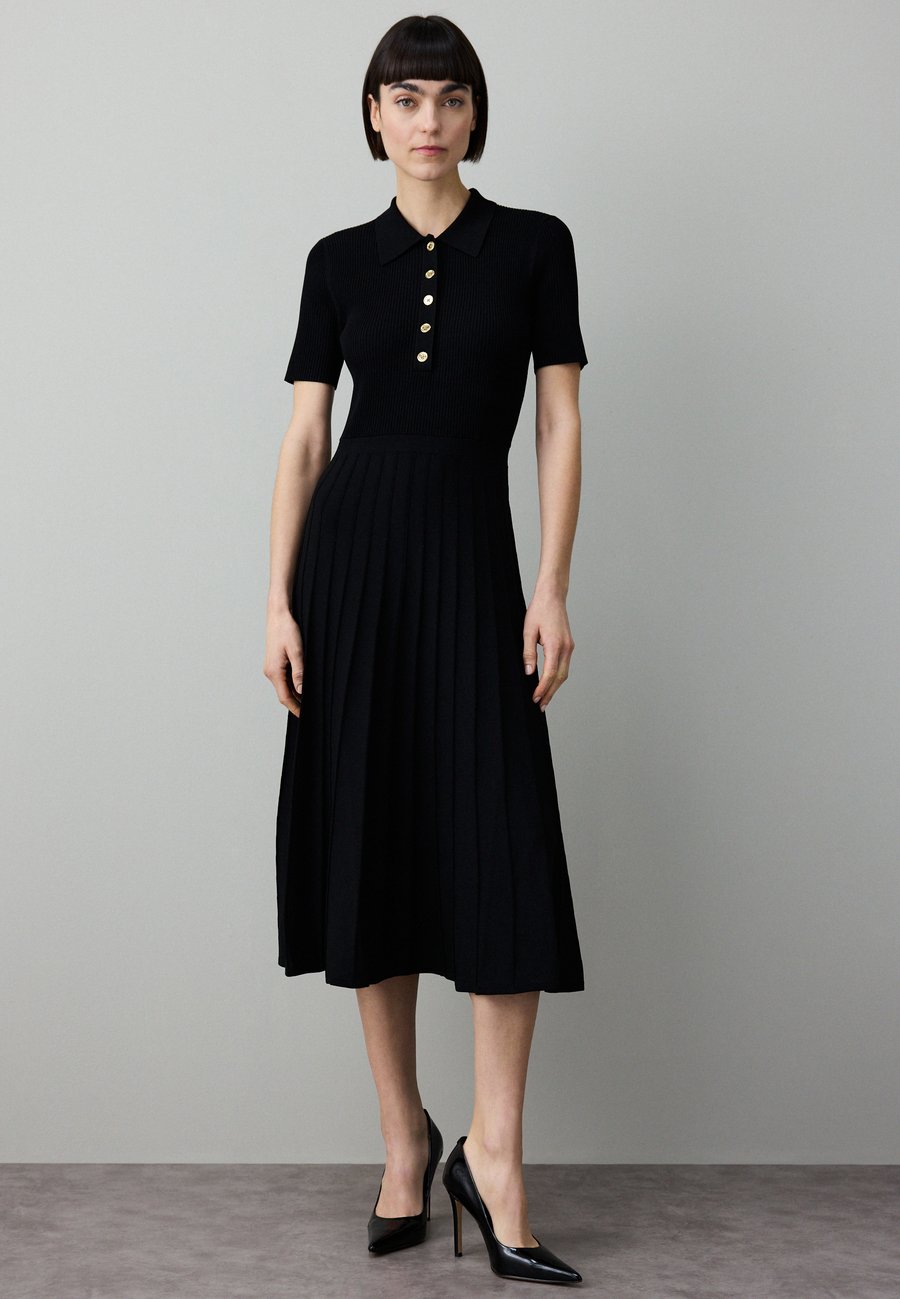 Платье MICHAEL Michael Kors Jumper dress, Black
Платье MICHAEL Michael Kors Jumper dress, Black