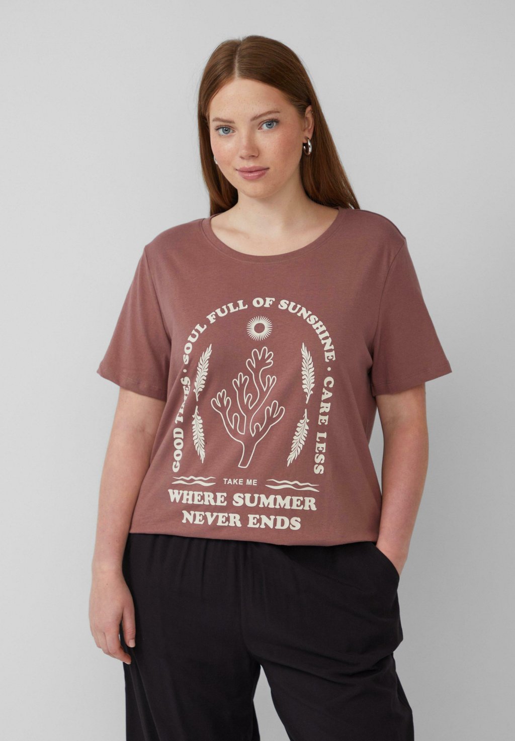 Футболка с принтом QS, фиолетовый
Футболка с принтом QS, фиолетовый