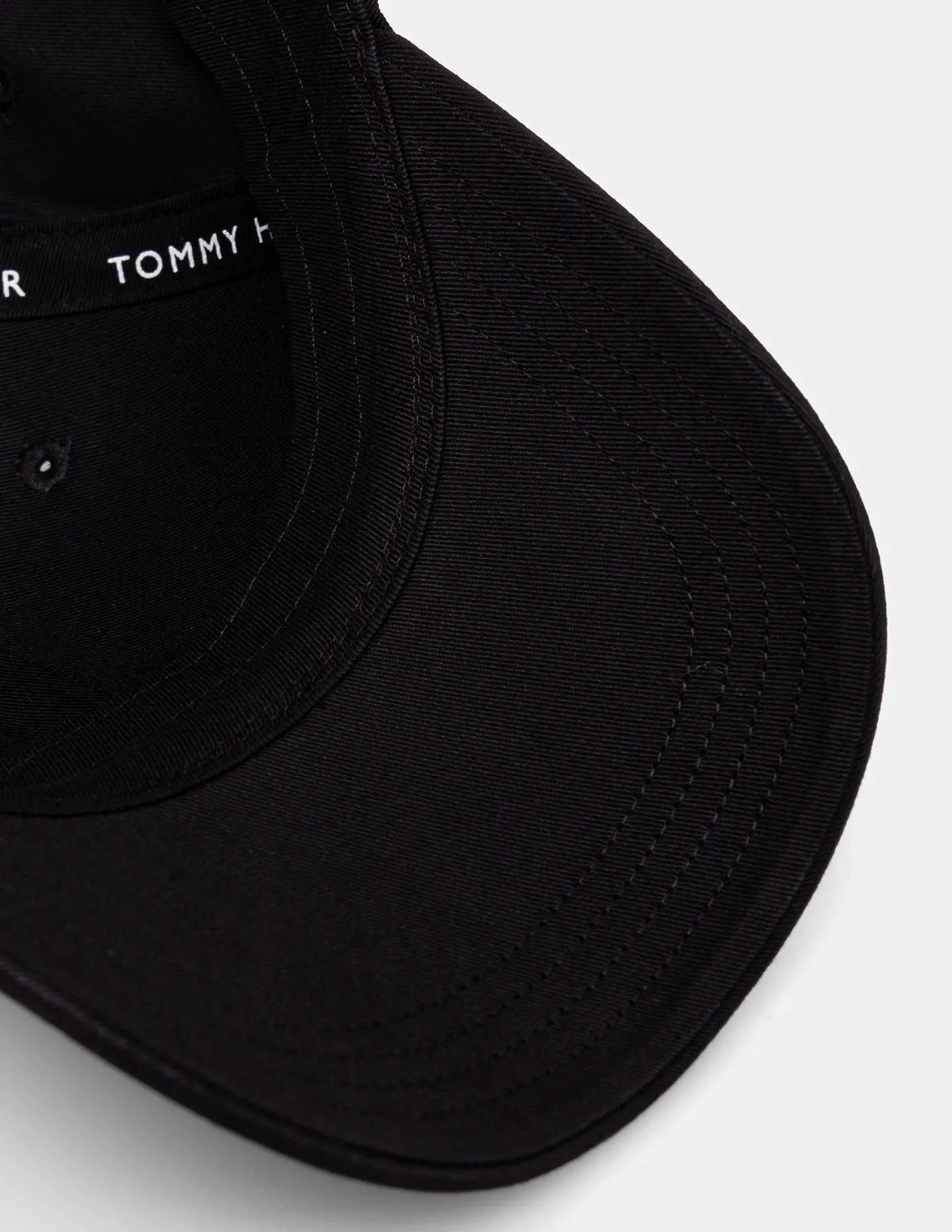 Детская хлопковая шапка с козырьком Tommy Hilfiger, черный 
Детская хлопковая шапка с козырьком Tommy Hilfiger, черный