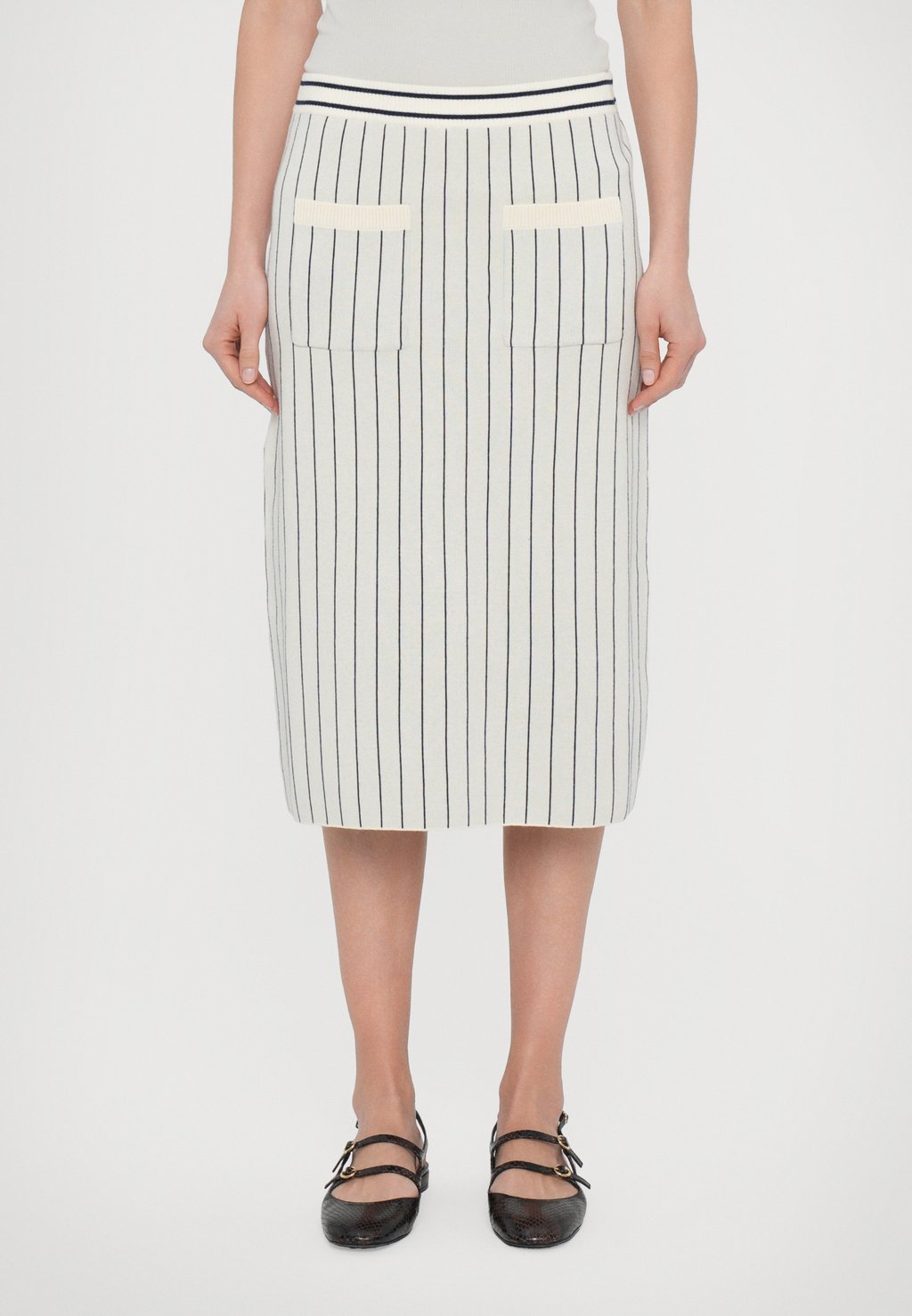 Юбка-карандаш CELIE Baum und Pferdgarten, белый
Юбка-карандаш CELIE Baum und Pferdgarten, белый