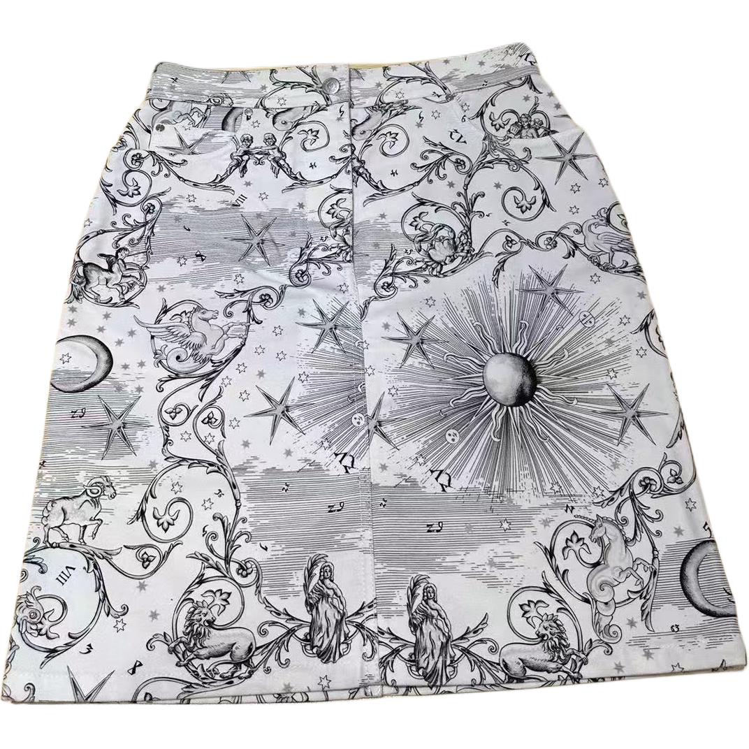 Повседневная короткая юбка женская белая HERMES
Повседневная короткая юбка женская белая HERMES