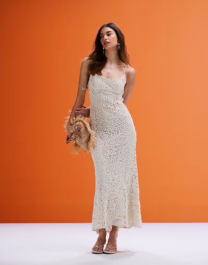 Платье макси в стиле «Бардо» крючком бежевого цвета Bardot
Платье макси в стиле «Бардо» крючком бежевого цвета Bardot