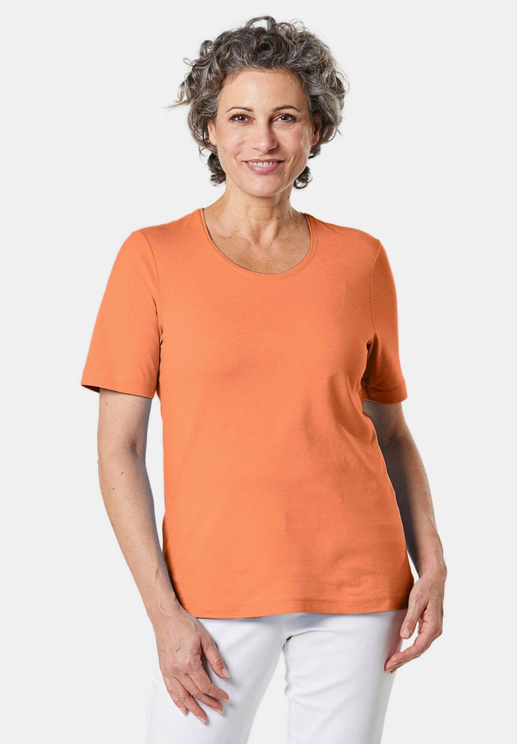 Базовая футболка GOLDNER, абрикос
Базовая футболка GOLDNER, абрикос