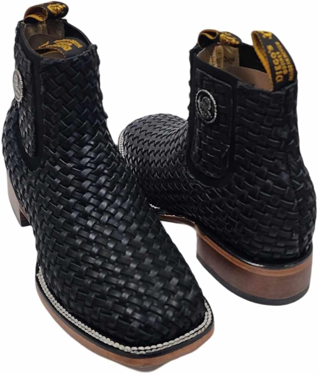 Мужские кожаные ковбойские ботинки западного стиля с плетеным дизайном, квадратным носком, полуботинки Челси, ботинетки Вакеро с узором Петатильо Bonus, черный
Мужские кожаные ковбойские ботинки западного стиля с плетеным дизайном, квадратным носком, полуботинки Челси, ботинетки Вакеро с узором Петатильо Bonus, черный