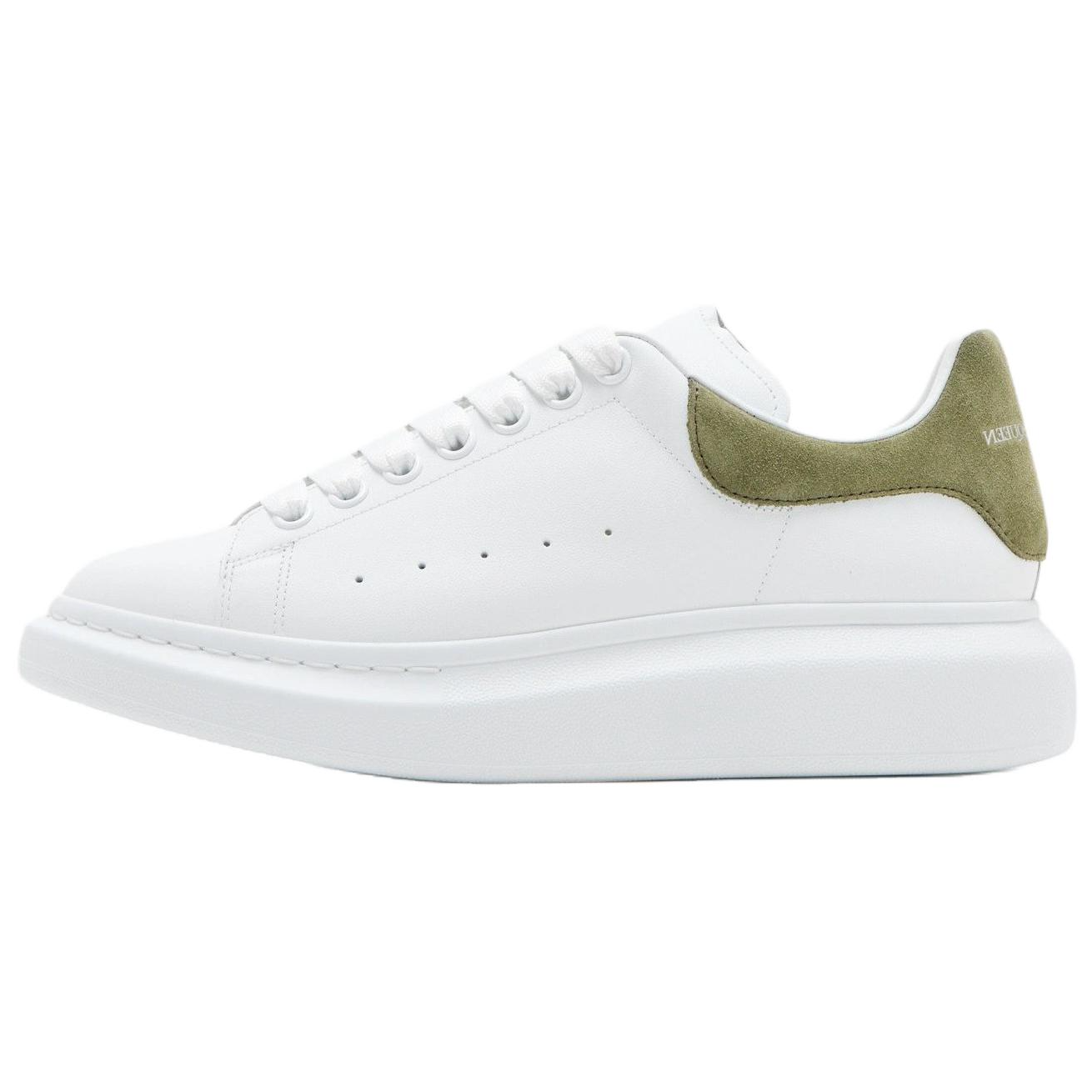 Alexander McQueen Оверсайз кроссовки Leather низкие повседневные мужские белые зеленые
Alexander McQueen Оверсайз кроссовки Leather низкие повседневные мужские белые зеленые
