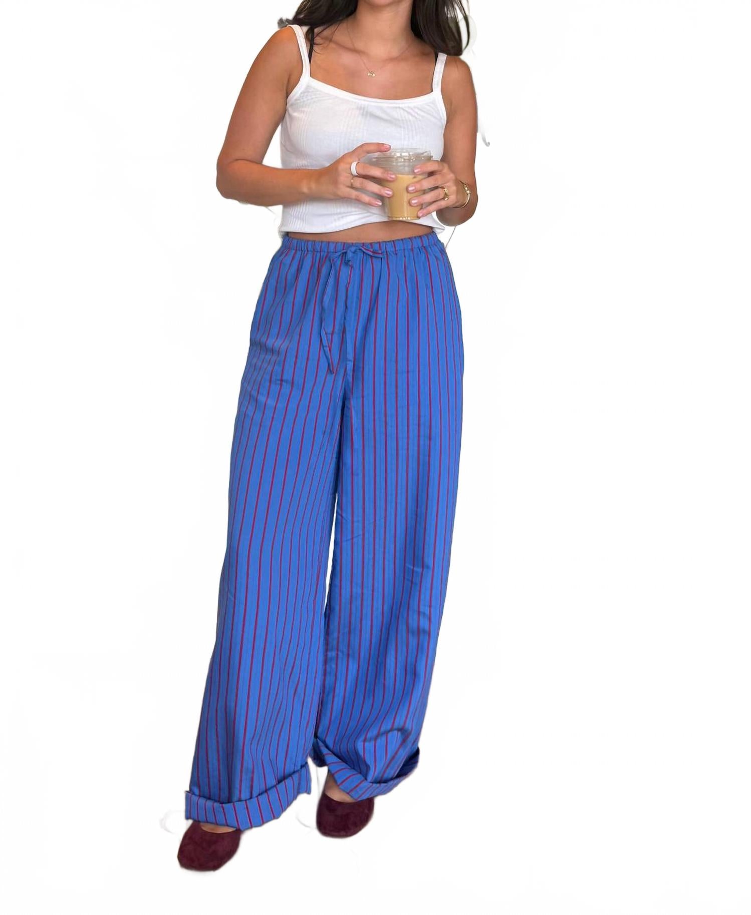 Эделин Синие и красные полосатые брюки с завязками FRNCH
Эделин Синие и красные полосатые брюки с завязками FRNCH