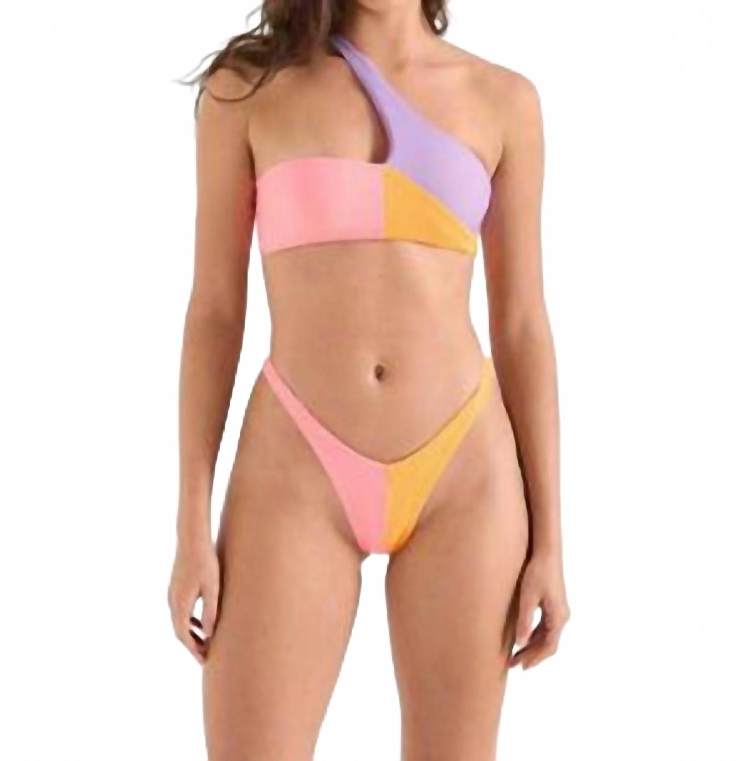 Топ Jodie в цвете Pink Sand ONEONE
Топ Jodie в цвете Pink Sand ONEONE