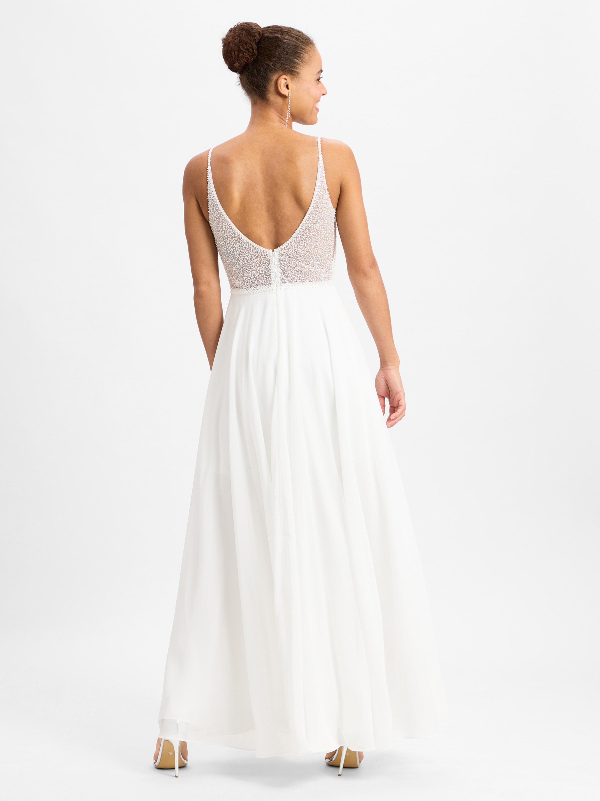 HEY KYLA Вечернее платье в белом цвете
HEY KYLA Вечернее платье в белом цвете