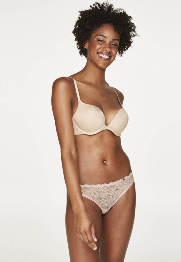 Стринги Hunkemöller
Стринги Hunkemöller