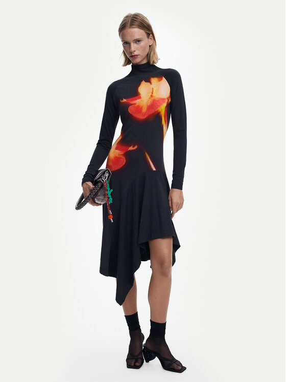 Повседневное платье slim fit Mila 25WWVK40 Desigual, черный
Повседневное платье slim fit Mila 25WWVK40 Desigual, черный