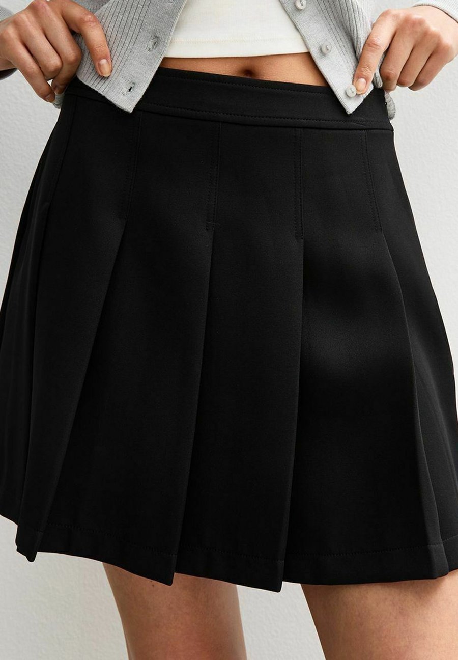 Юбка New Look PLEATED MINI, Black
Юбка New Look PLEATED MINI, Black