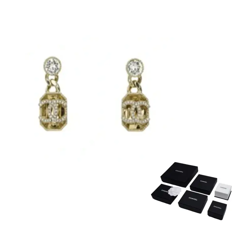 CHANEL Серьги-гвоздики с камнями для женщин Gold
CHANEL Серьги-гвоздики с камнями для женщин Gold