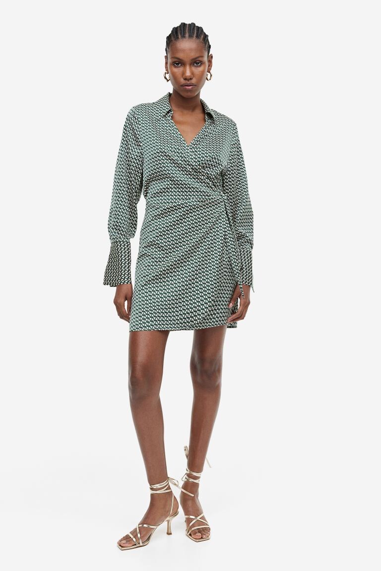 Атласное платье с запахом H&M
Атласное платье с запахом H&M