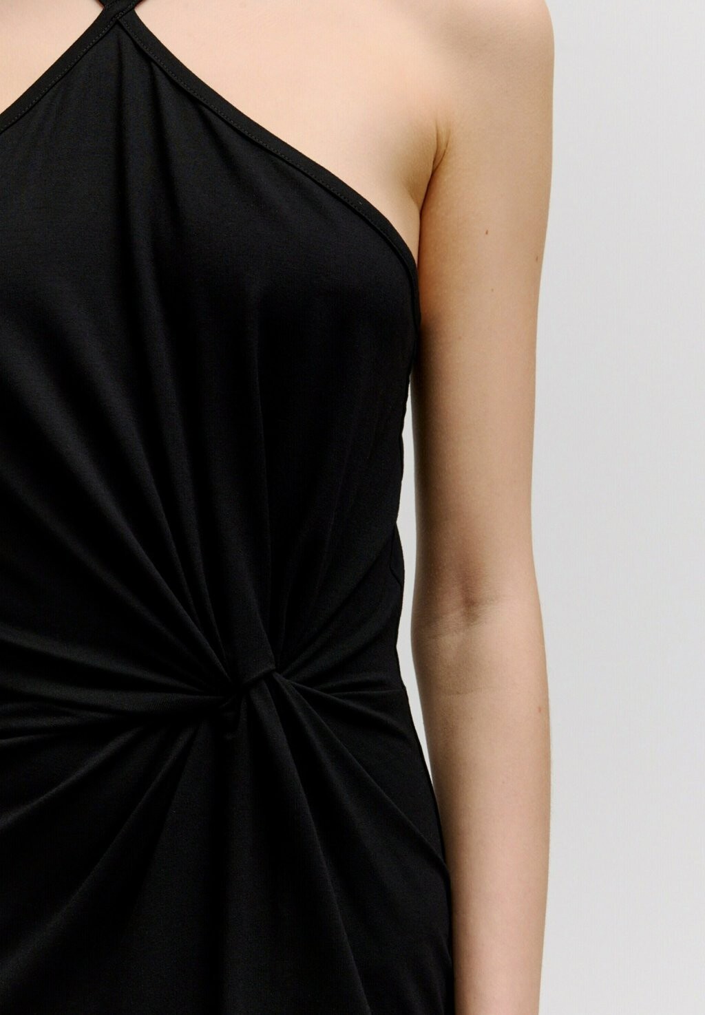 Платье из джерси EDITED, черный
Платье из джерси EDITED, черный