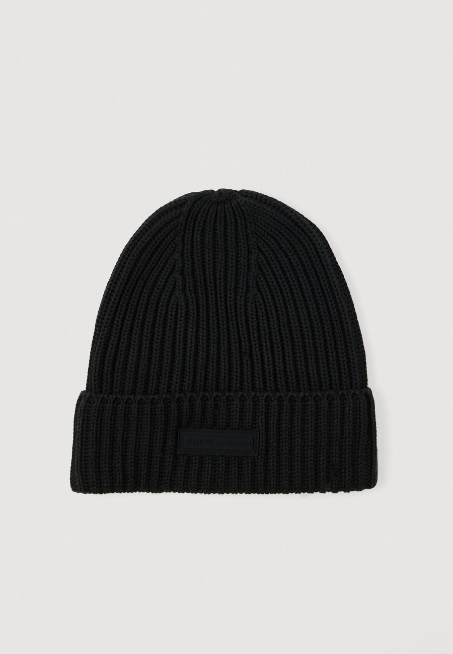 Шапка Tommy Hilfiger FOUNDATION BEANIE, Black
Шапка Tommy Hilfiger FOUNDATION BEANIE, Black